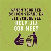 Raamsticker campagne Schoon Gedrag Terschelling: Samen voor een schoon strand en een schone zee. Help jij ook mee?