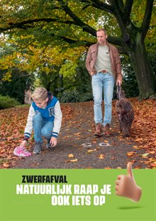 Campagneposter met de tekst zwerfafval: natuurlijk raap je ook iets op