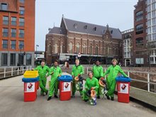 Een cleanteam van De Groene Lobby in actie.