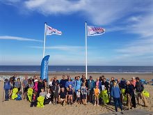 Deelnemers aan een schoonmaakactie van EndPlasticSoup.